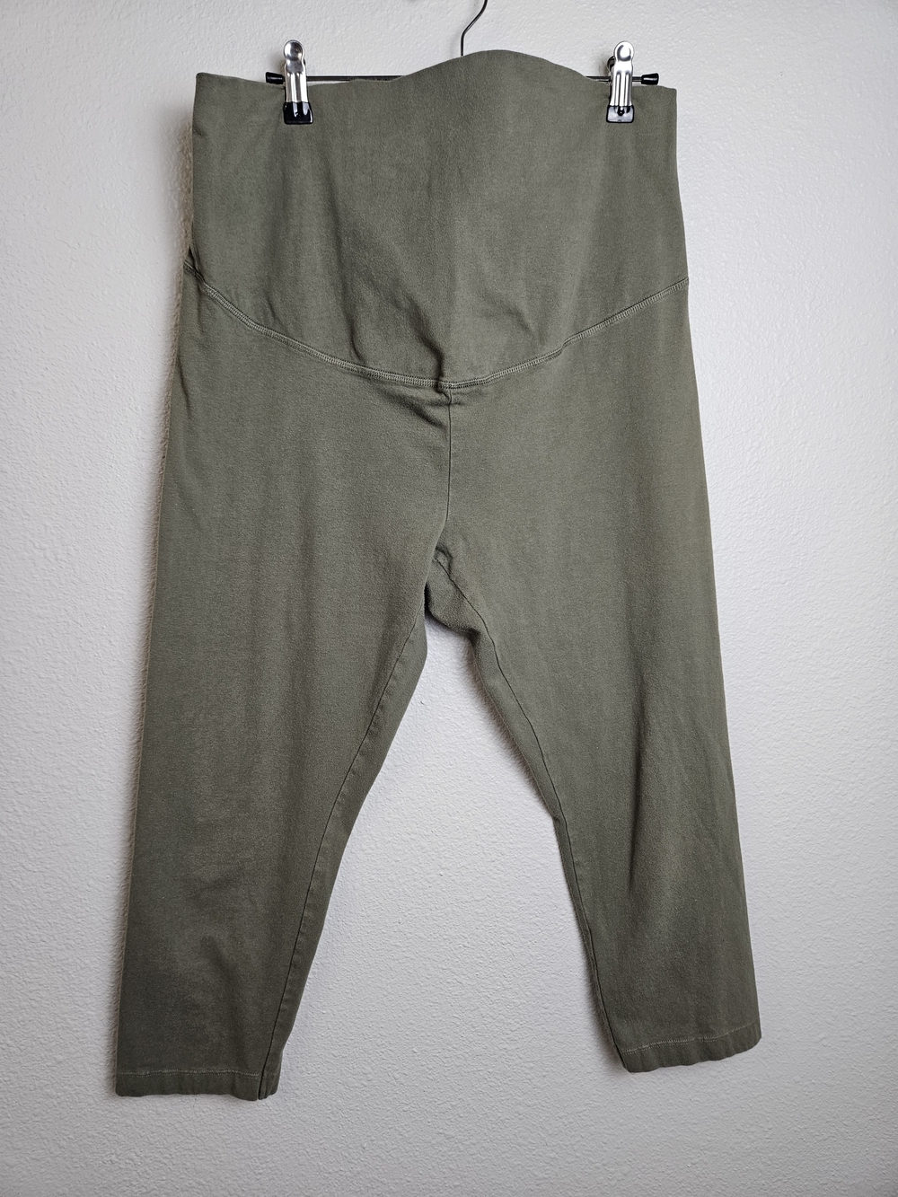 Old Navy Olive Green High-Waist Maternity Capri Leggings Large